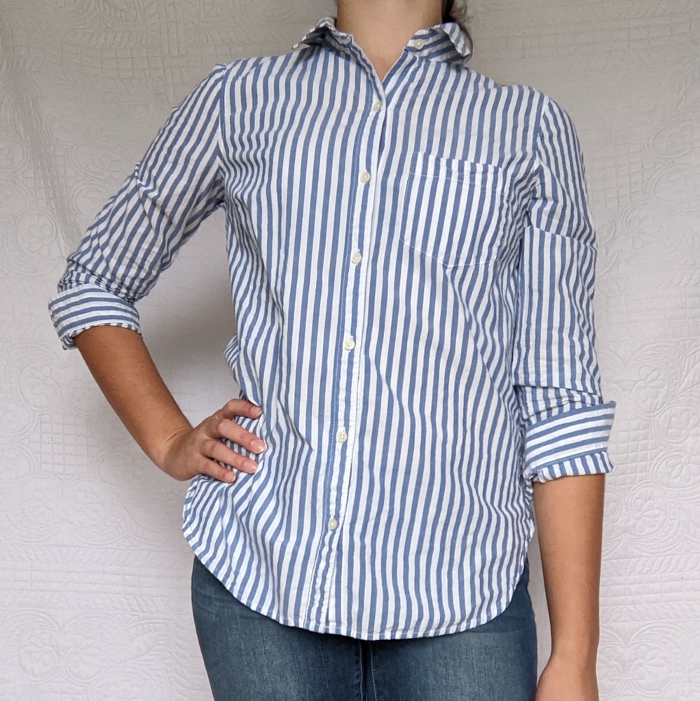 Old navy striped blue shirt